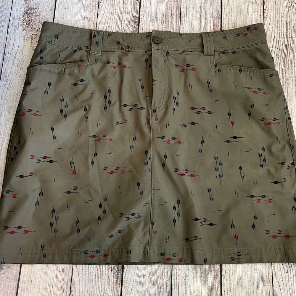 Eddie Bauer Army Green Arrow Skort 12